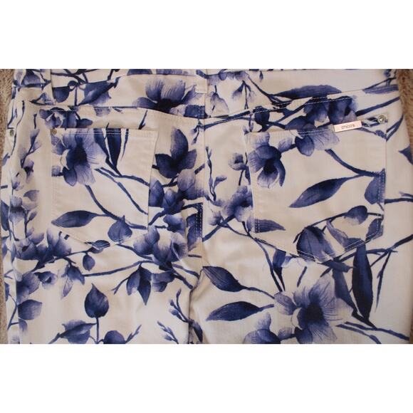 CHICOS SO SLIMMING Girlfriend Crop blue White Floral Stretch Cotton Pants 2 - Picture 14 of 14